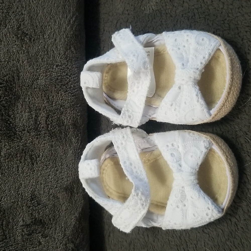 🇺🇸 Carter's Sandles - Picture 2 of 4